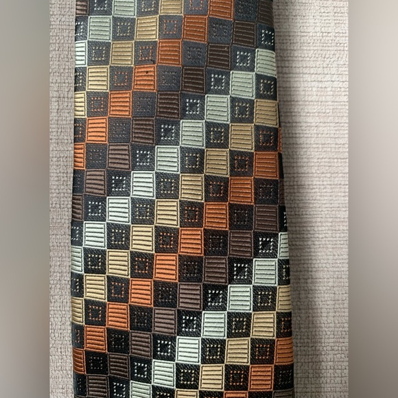 tie - Picture 4 of 13